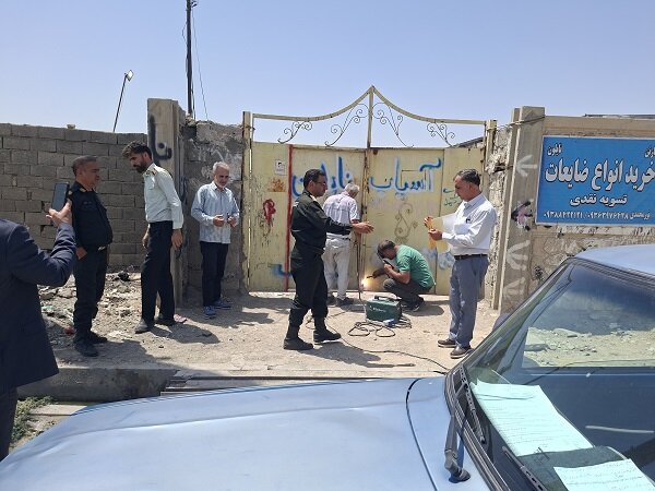 مراکز ضایعاتی غیرمجاز در مهرشهر پلمب شدند