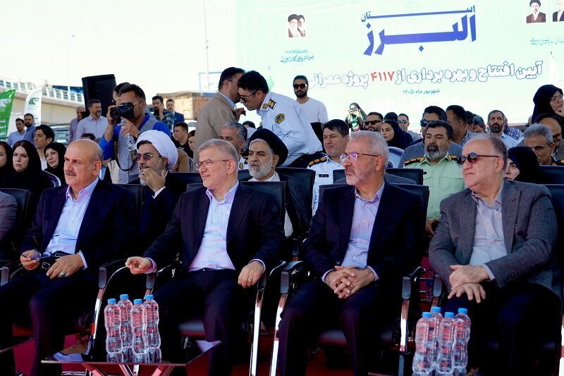 بهرهبرداری از پل بی-۱۶ در قطعه چهارم بزرگراه شمالی کرج؛ همه آمده بودند