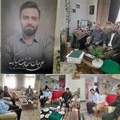 رئیس سازمان بسیج شهرداری کرج با خانواده‌های معظم شهدای جنگ رمضان دیدار کرد