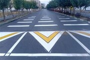 ایمن‌سازی معابر منطقه ۵ کرج با رنگ‌آمیزی سرعت‌گیر و خط‌کشی عابر پیاده
